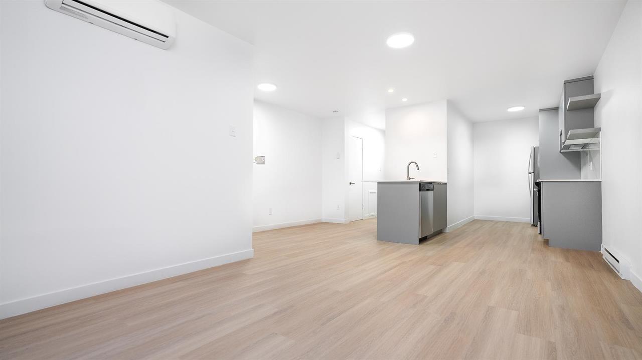 2 Bedrooom - 283 Saint Augustin Street, Montréal