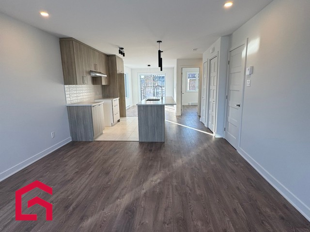 Appartement Saint-Hubert (Longueuil) À Louer