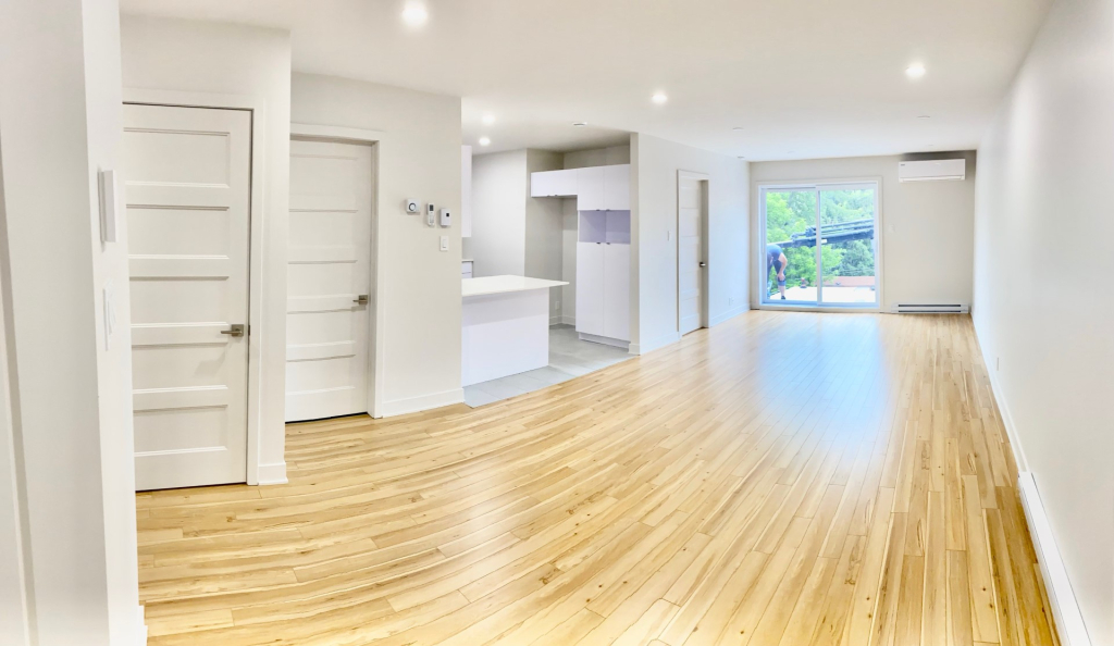 APPARTEMENT 5 1-2 + GRANDE TERRASSE
