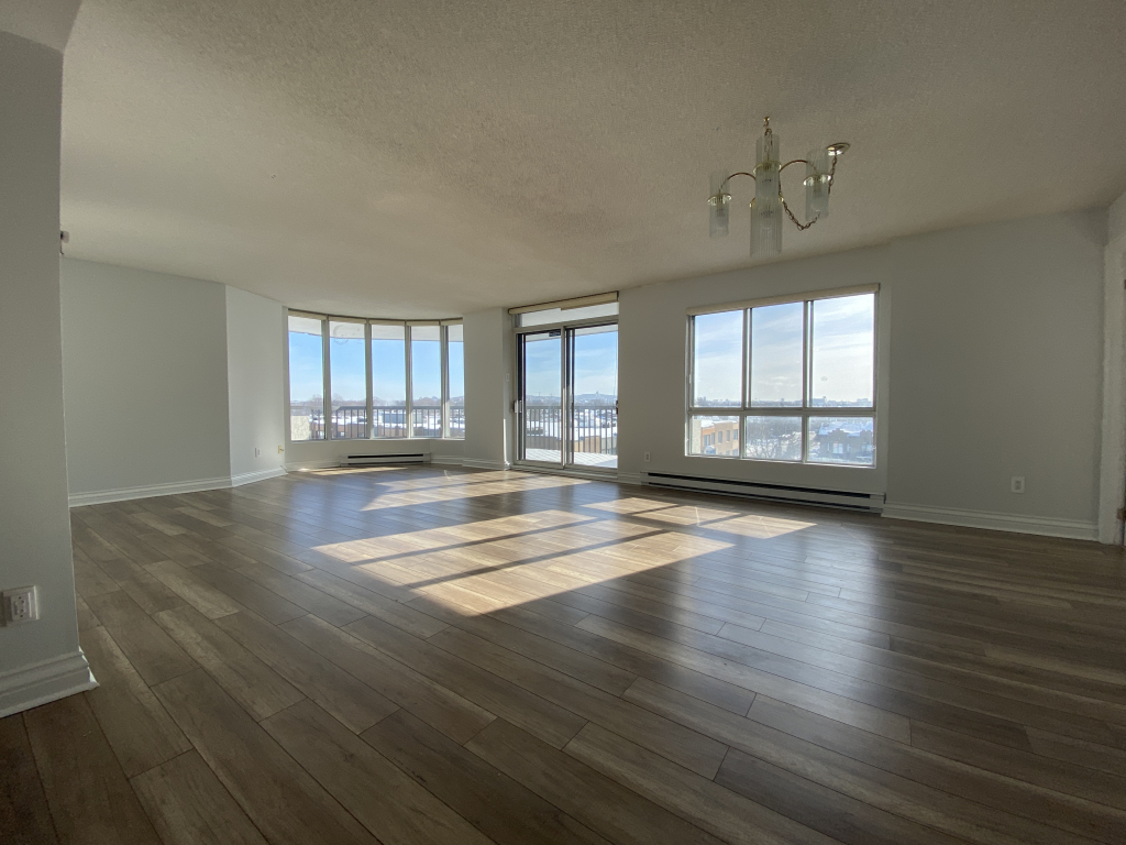 Large Condo 3 Chambres 3 Salles De Bains