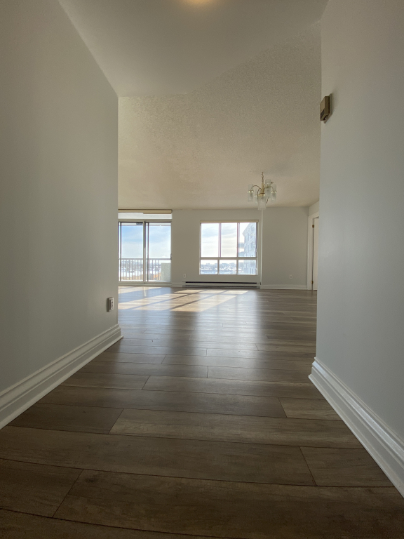 Large Condo 3 Chambres 3 Salles De Bains