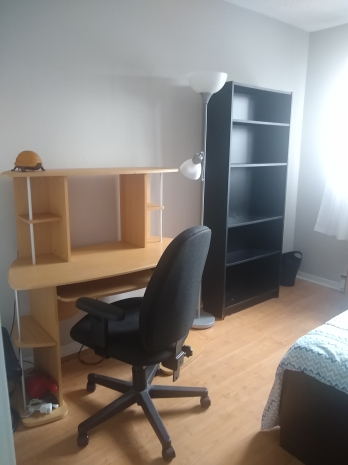 Chambre Pour Une ETUDIANTE Tout Fourni