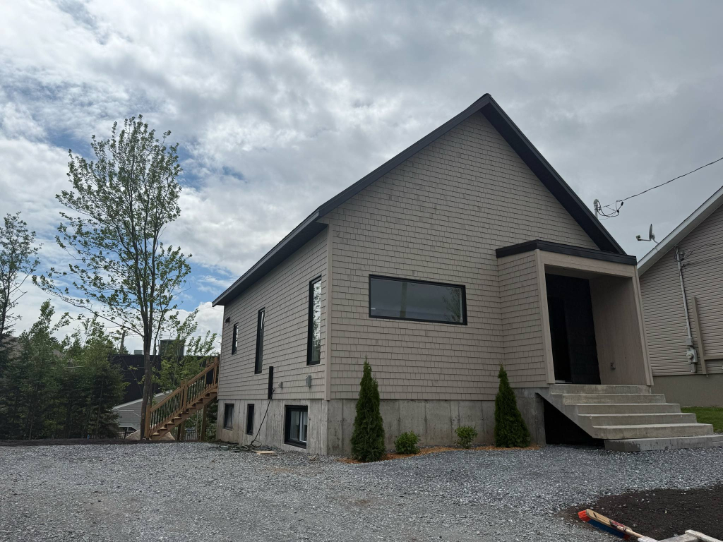 Maison Neuve à Louer