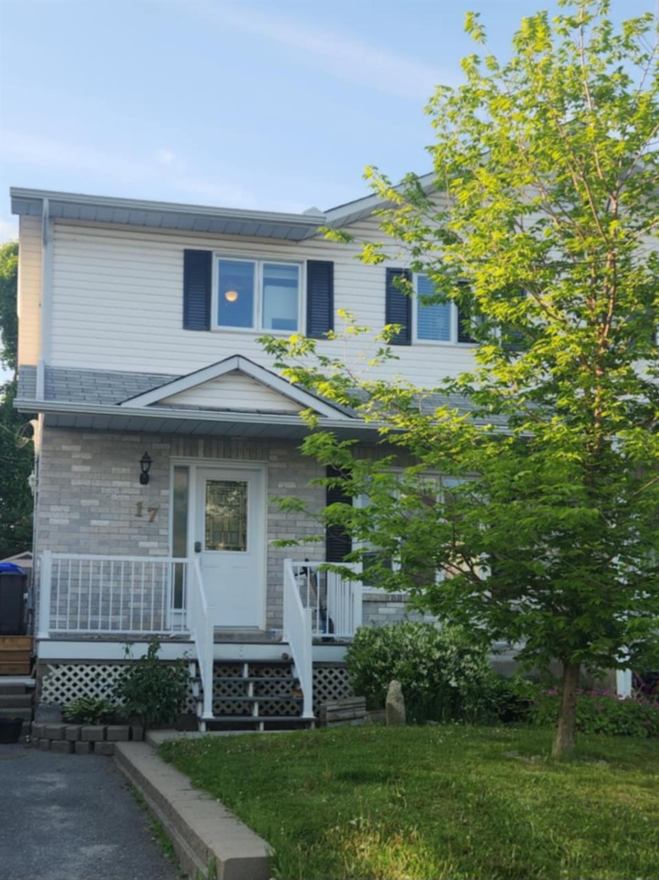 Joli Semi-détaché 4 Chambres à Louer