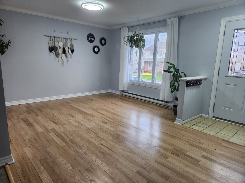 Joli Semi-détaché 4 Chambres à Louer