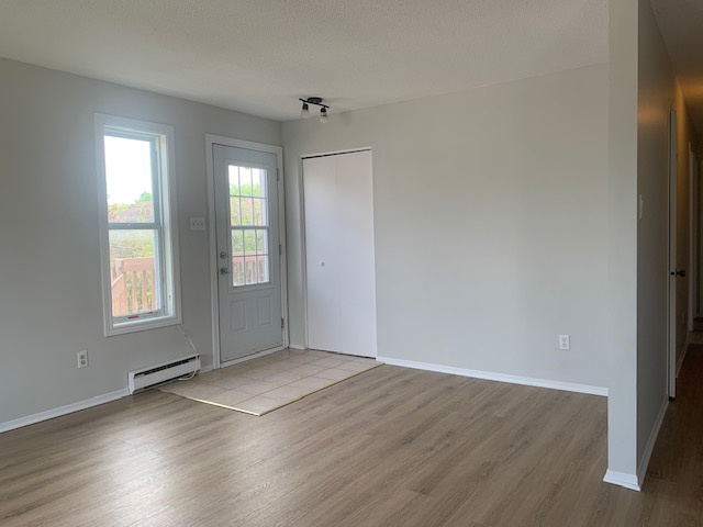 Grand Appartement, 3 Chambres, 2e étage.
