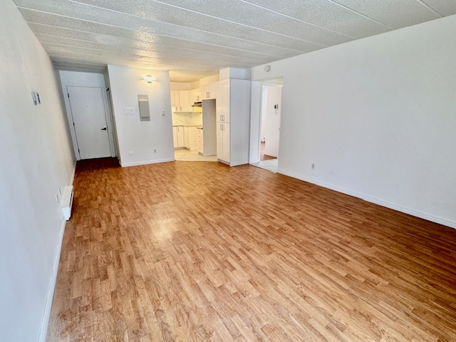 Grand 4 1/2 Refait à Neuf! Gym + Piscine