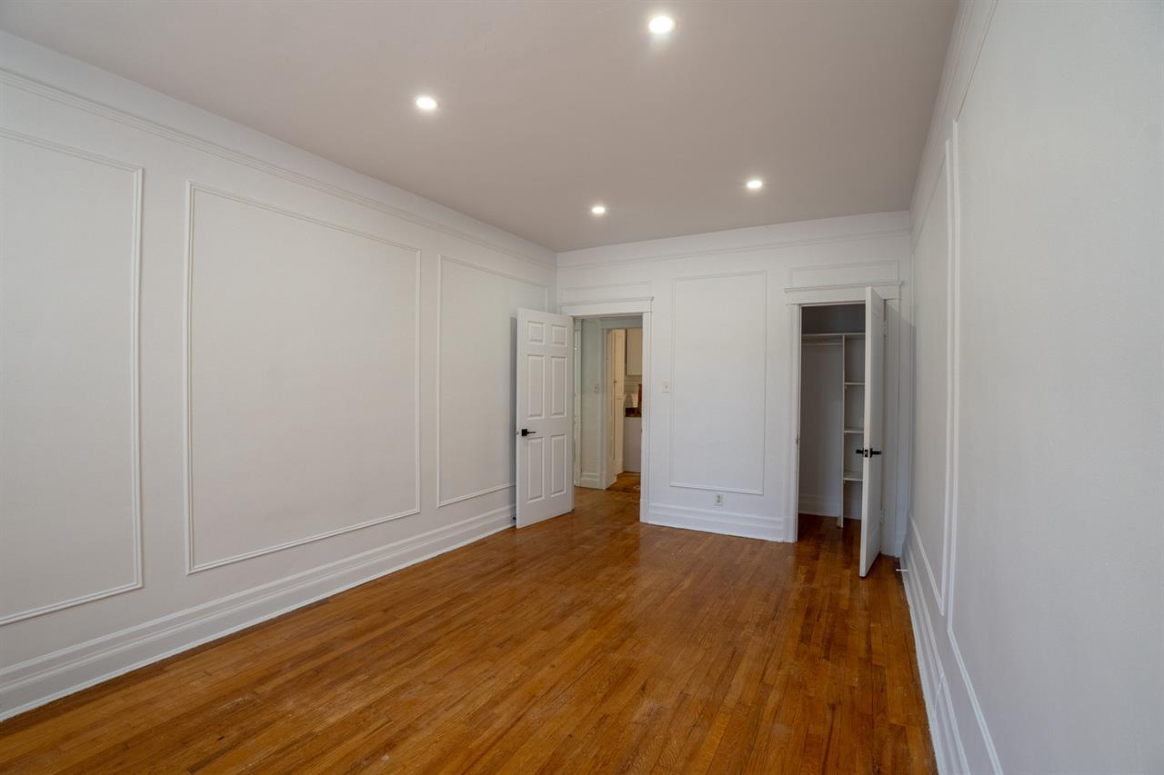 1 Bed, 1 Bath - 6266 Avenue Notre-Dame-de-Grâce, Montréal