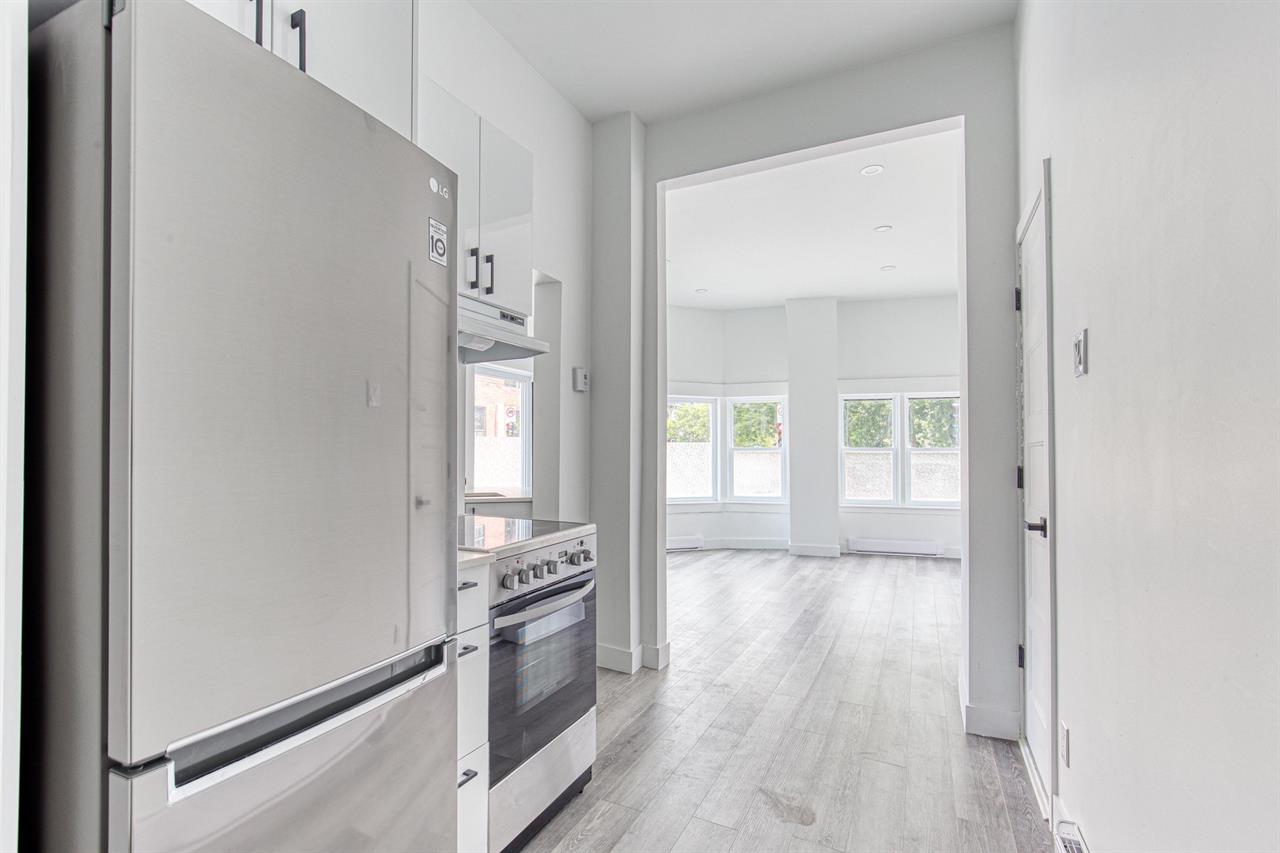 1 Bed, 1 Bath - 2002 Rue Saint-André, Ville-Marie