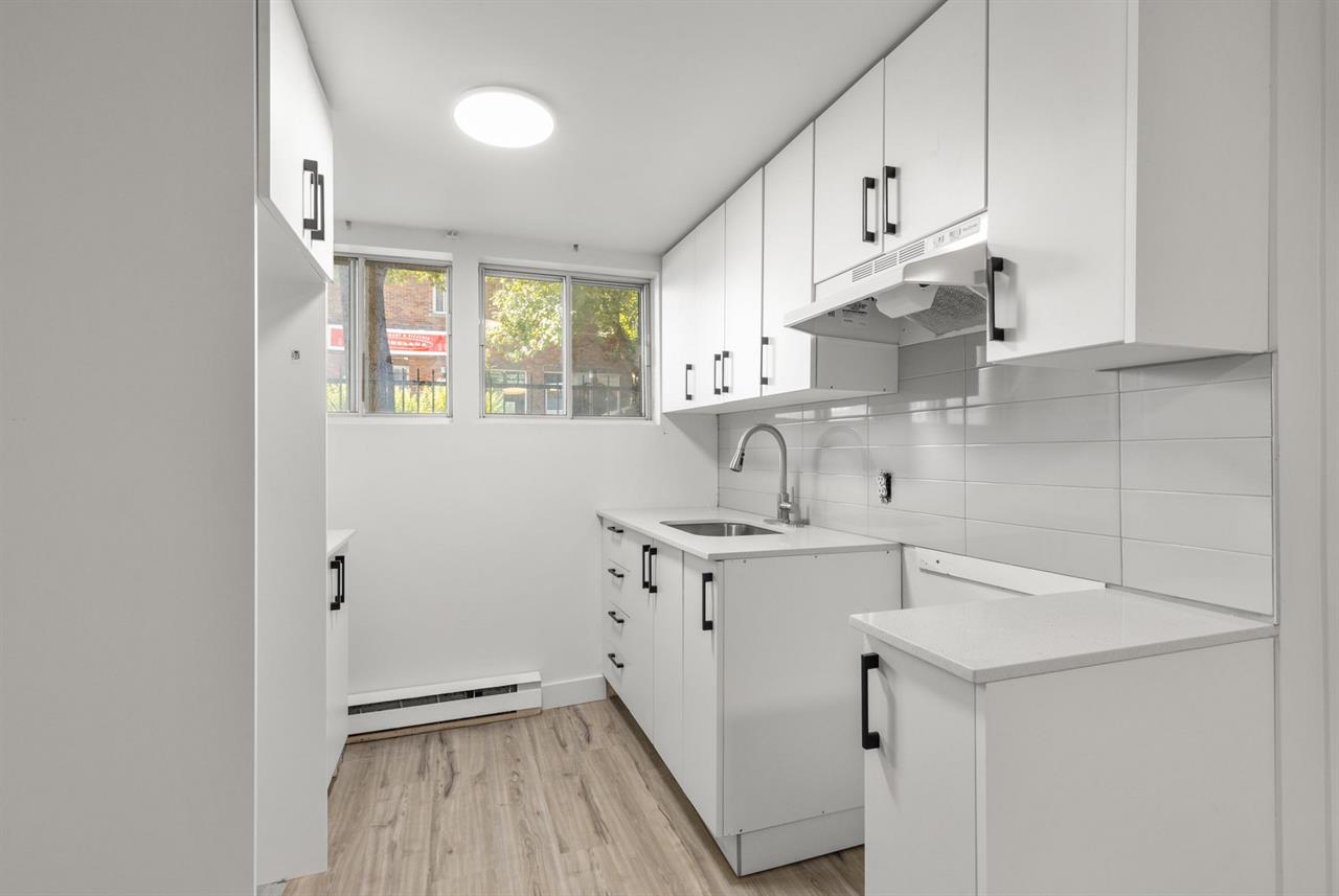 2 Bed, 1 Bath - 4761 Rue Hochelaga, Montréal