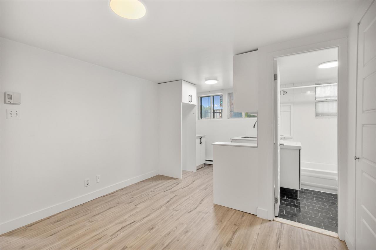 2 Bed, 1 Bath - 4761 Rue Hochelaga, Montréal