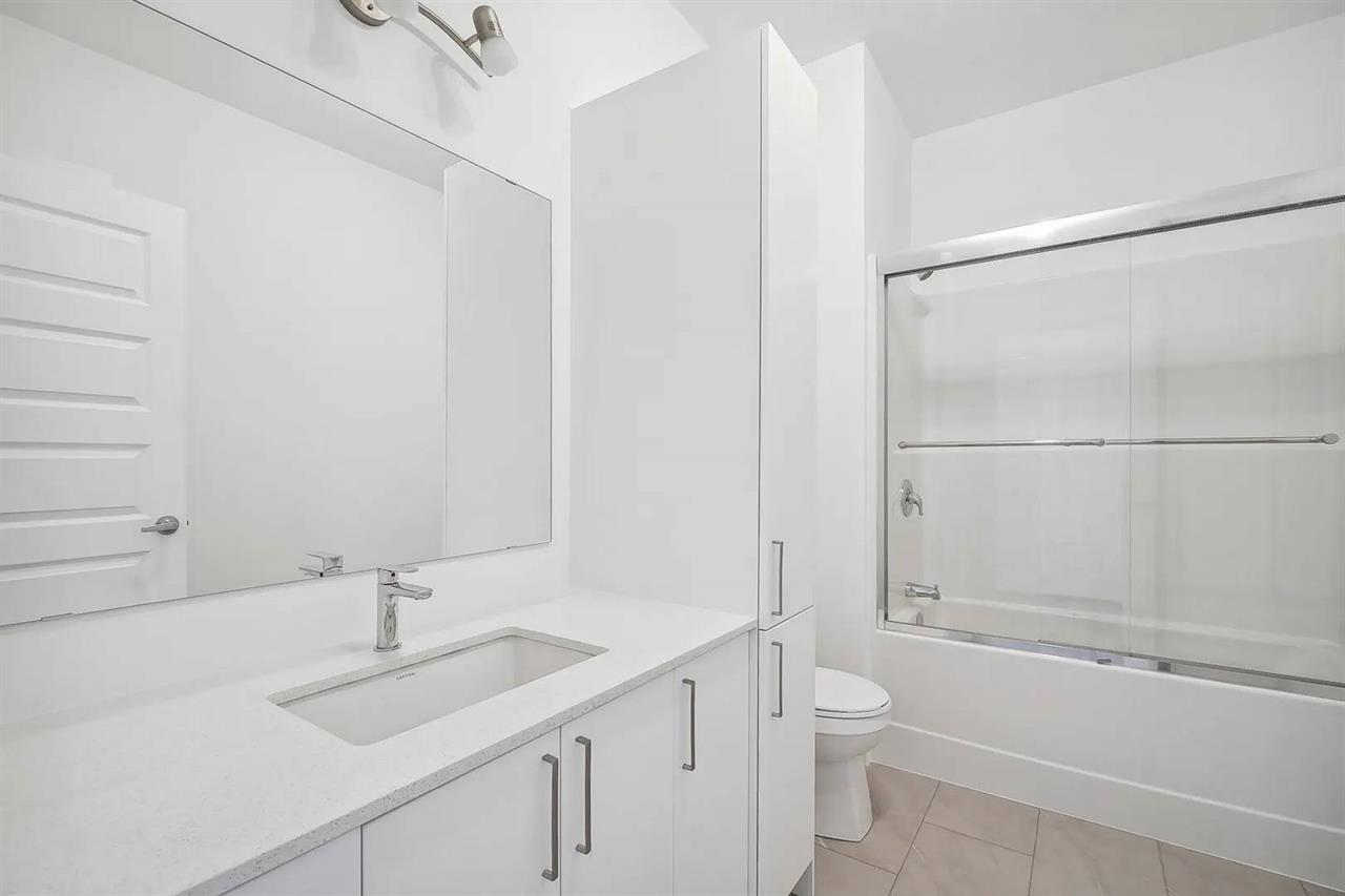 1027 Rue Georges (Buckingham) Magnifique 4 1/2