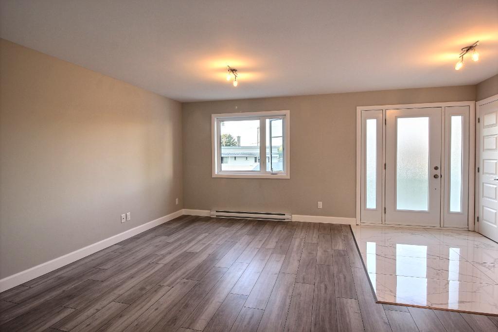 Grand 4 ½ à louer – Haut de duplex à Lévis – Disponible le 1er juillet