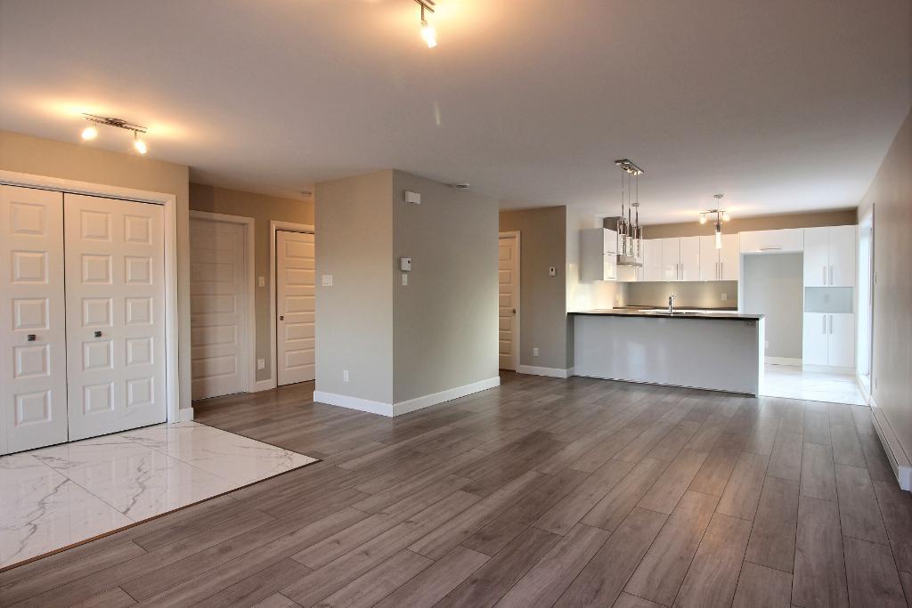 Grand 4 ½ à louer – Haut de duplex à Lévis – Disponible le 1er juillet