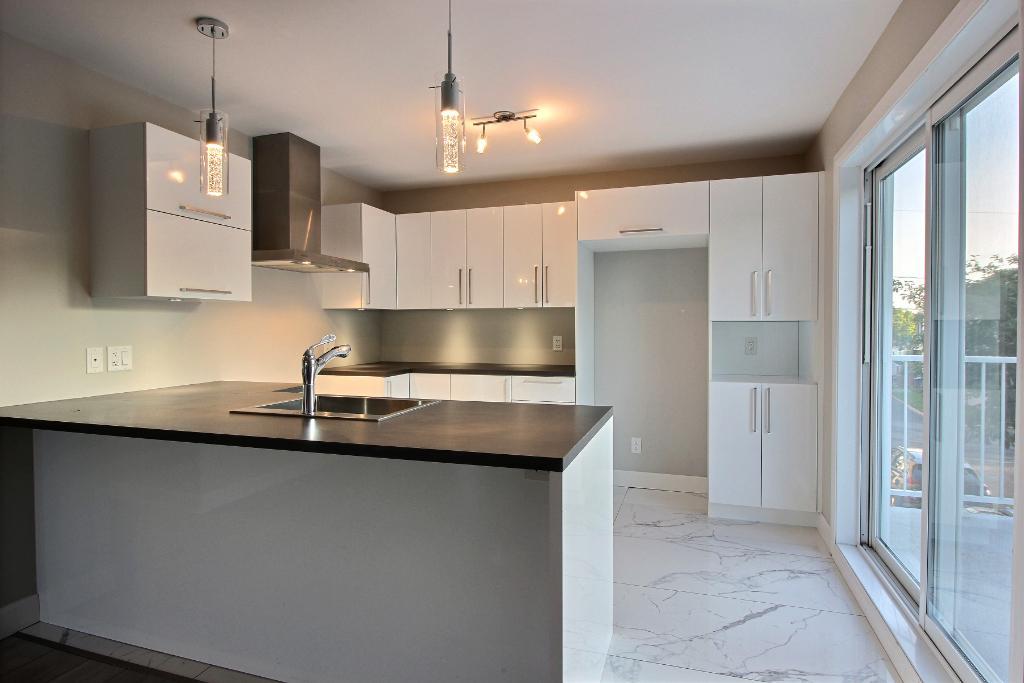 Grand 4 ½ à louer – Haut de duplex à Lévis – Disponible le 1er juillet