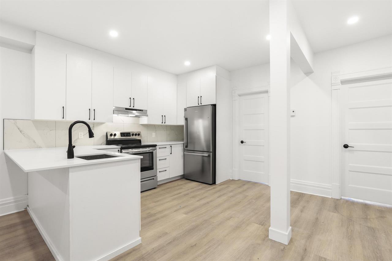 #256 - 4 Bed, 2 Bath - 250 Avenue Laurier Est, Montréal