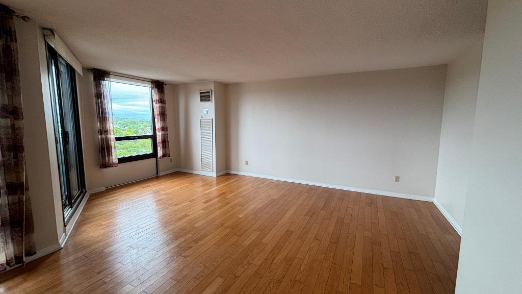 Condo 1 ch + 1 bureau - Manoir des Trembles
