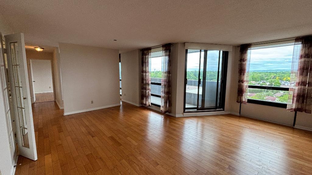Condo 1 ch + 1 bureau - Manoir des Trembles