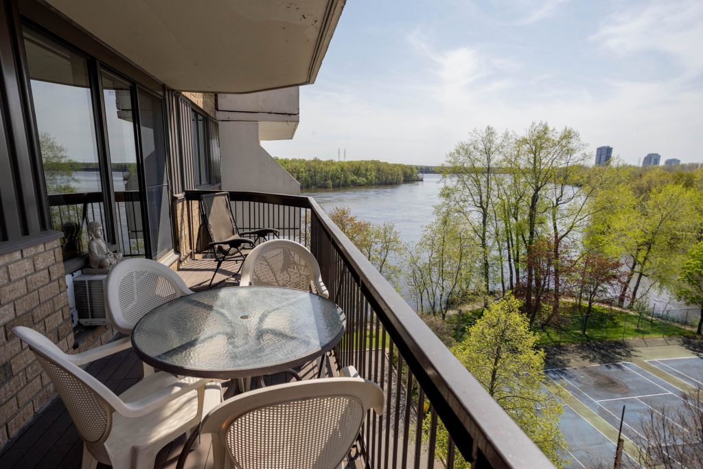 Condo 4.5 à Louer Semi-meublé Ou Meublé