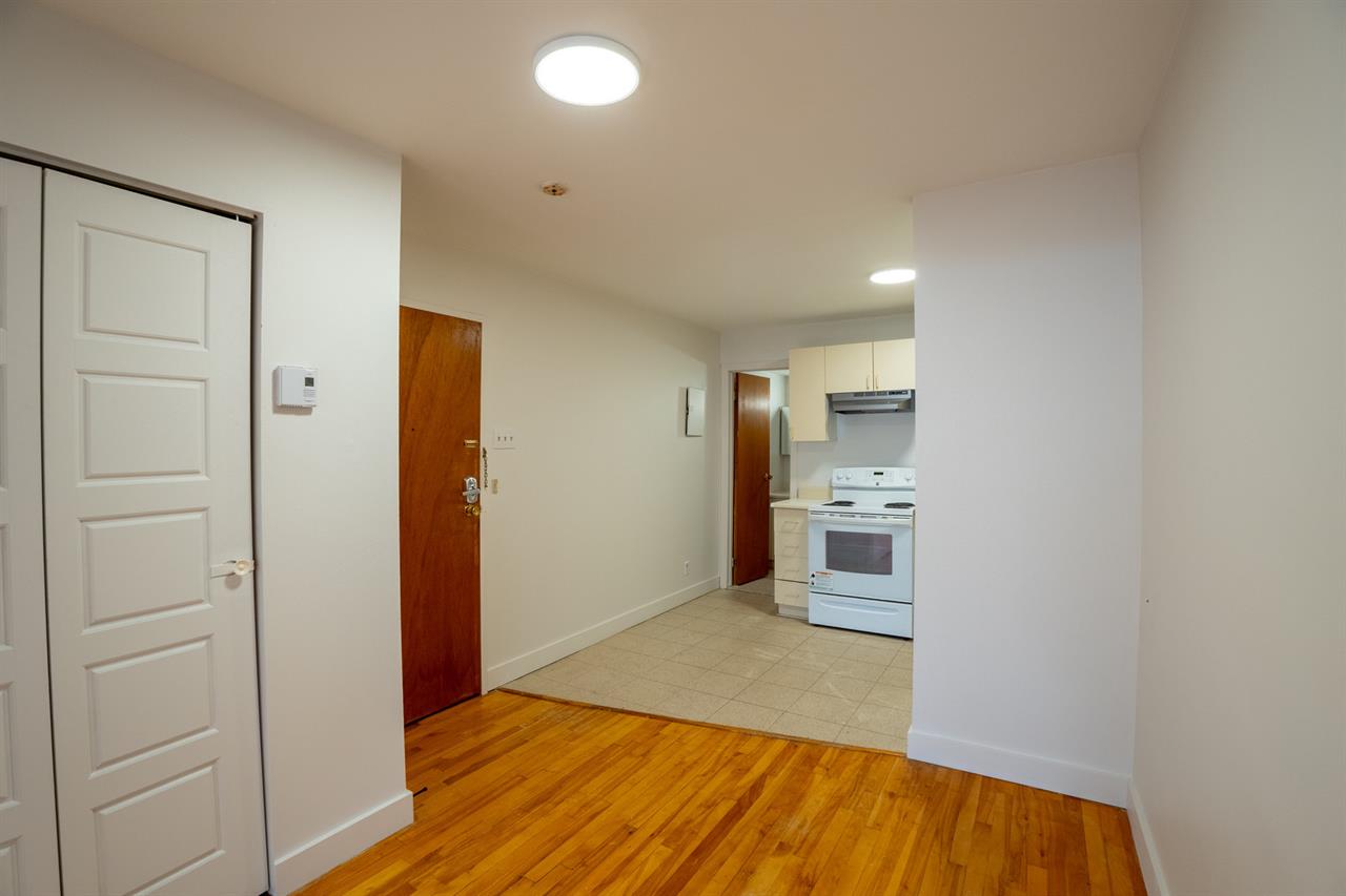 1 Bed, 1 Bath - 5576 Rue Saint-Denis, Montréal