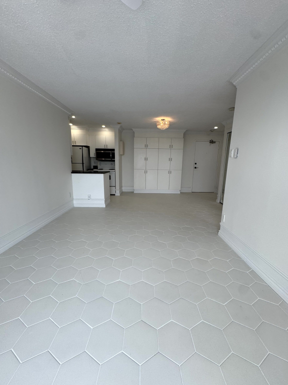 Grand Logement Rénové- 1ch. - Hull