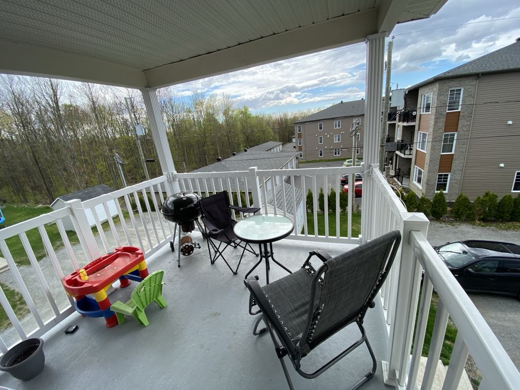 Beau 5 Et Demi Dans Un Triplex
