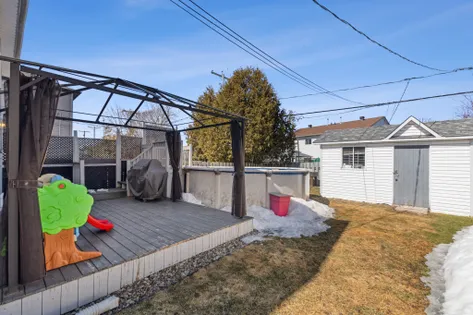 9 rooms house of 128 m² in Gatineau
