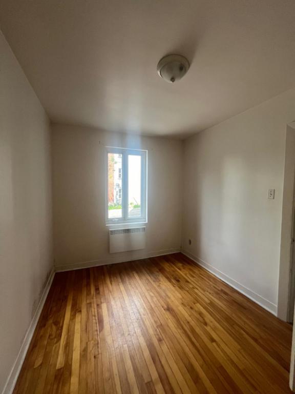 Parfait pour famille ou colocation – 4 ½ à Montcalm