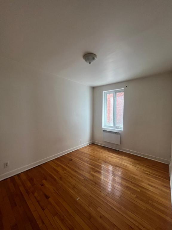 Parfait pour famille ou colocation – 4 ½ à Montcalm