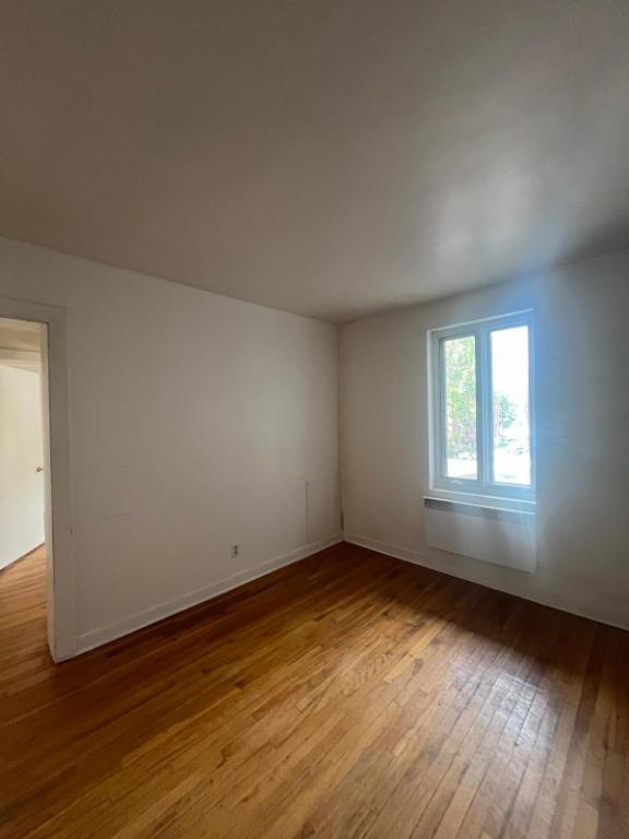 Parfait pour famille ou colocation – 4 ½ à Montcalm