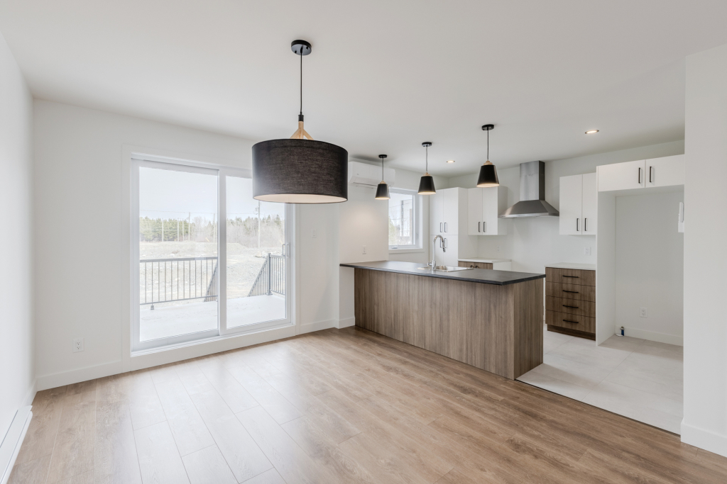4 1/2 Sur Deux étages à Lévis