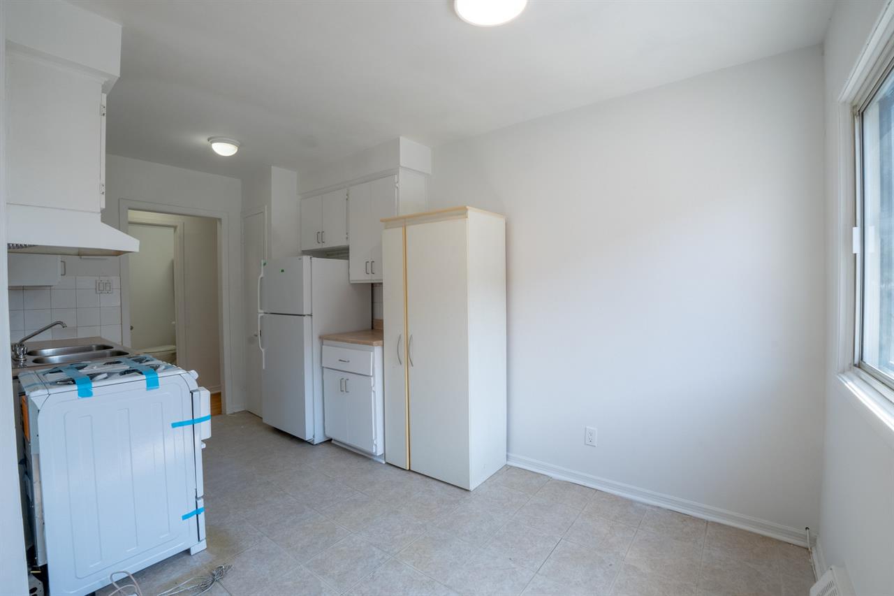 2 Bed, 1 Bath - 575 32e Avenue, Lachine