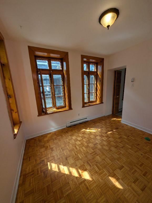 4 1/2. (3 chambres possibles) Beaudry, Uqam, Centreville