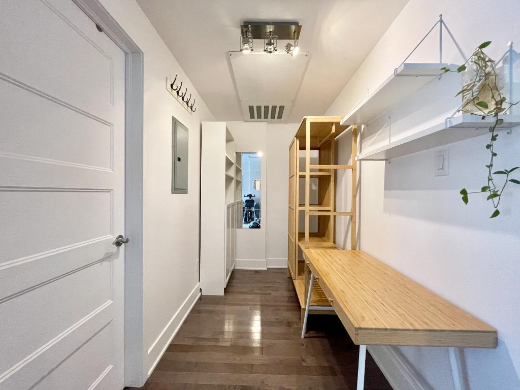 Condo 3 1/2 à louer meublé avec stationnement