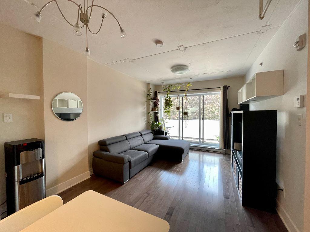 Condo 3 1/2 à louer meublé avec stationnement