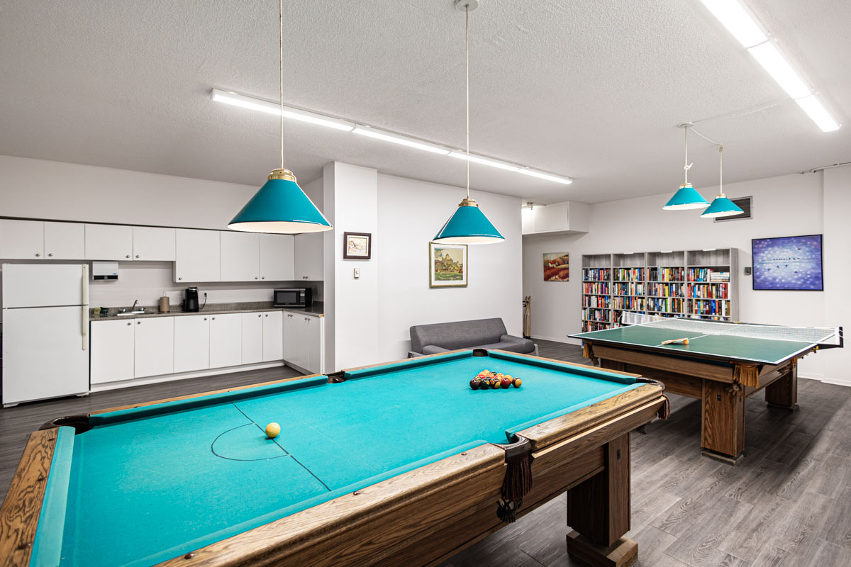 2 Bedroom Available At 321 Lanthier Avenue, Pointe-Claire - 321 Lanthier Avenue, Pointe-Claire