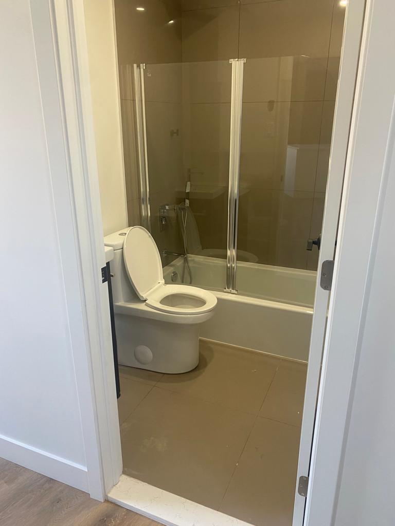 3 Bed, 1 Bath - 163 Rue Ontario Est, Ville-Marie