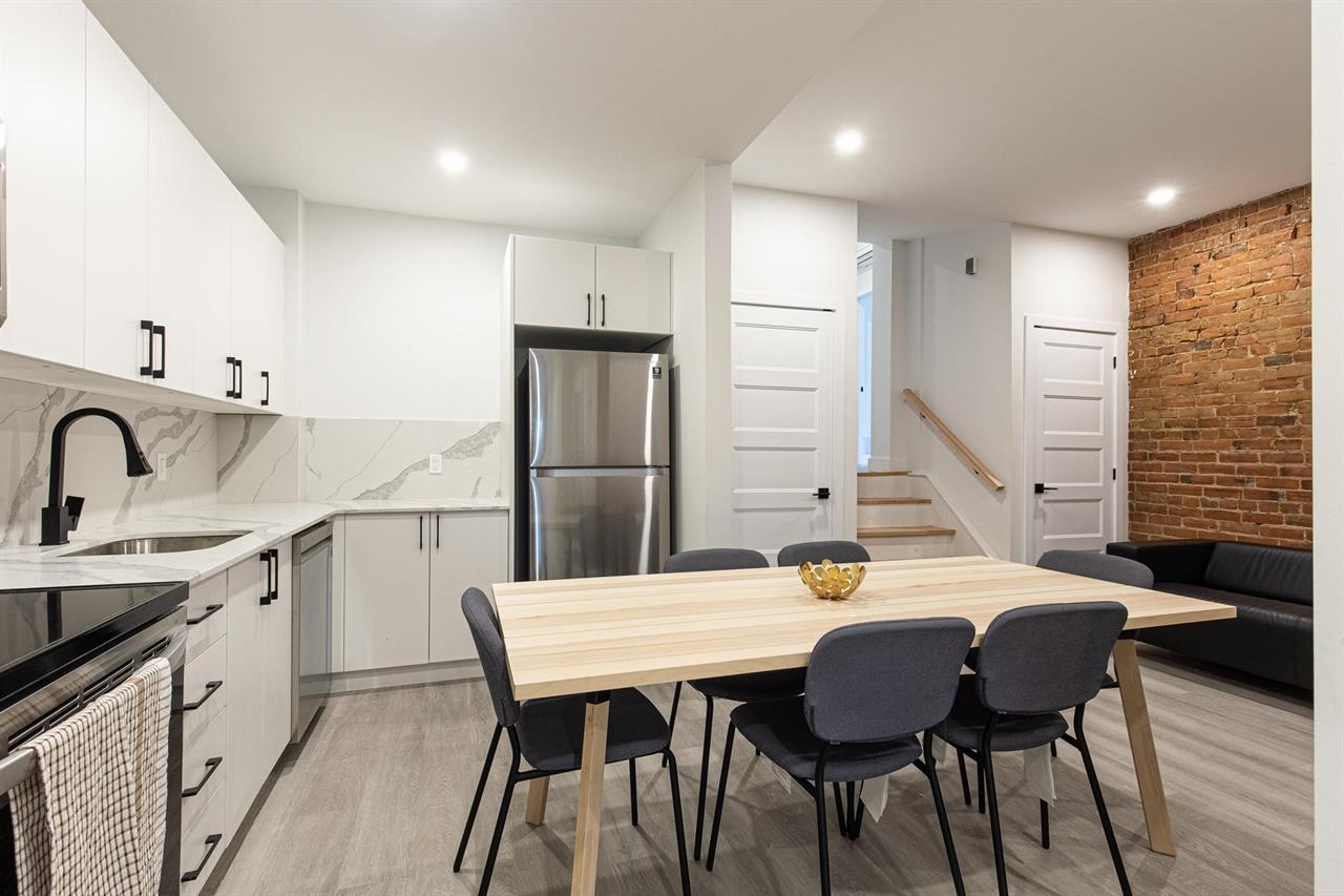 4 Bed, 1 Bath - 2005 Rue De Bullion, Ville-Marie