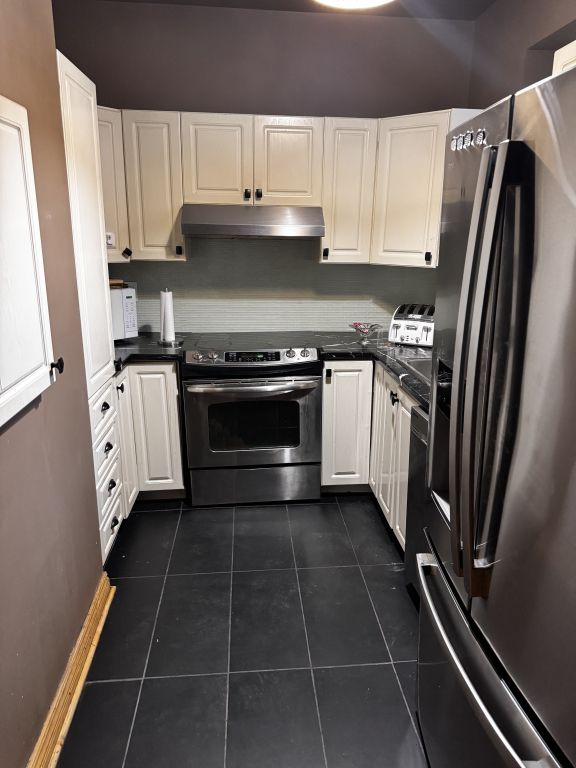 Beau Condo Centre-vllle - 2 Chambres