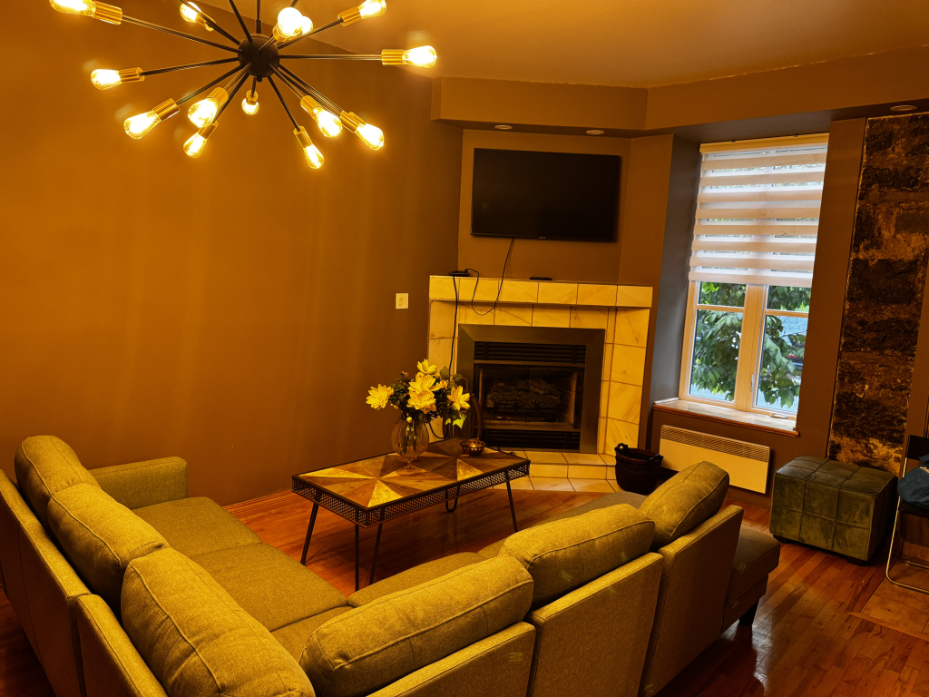 Beau Condo Centre-vllle - 2 Chambres