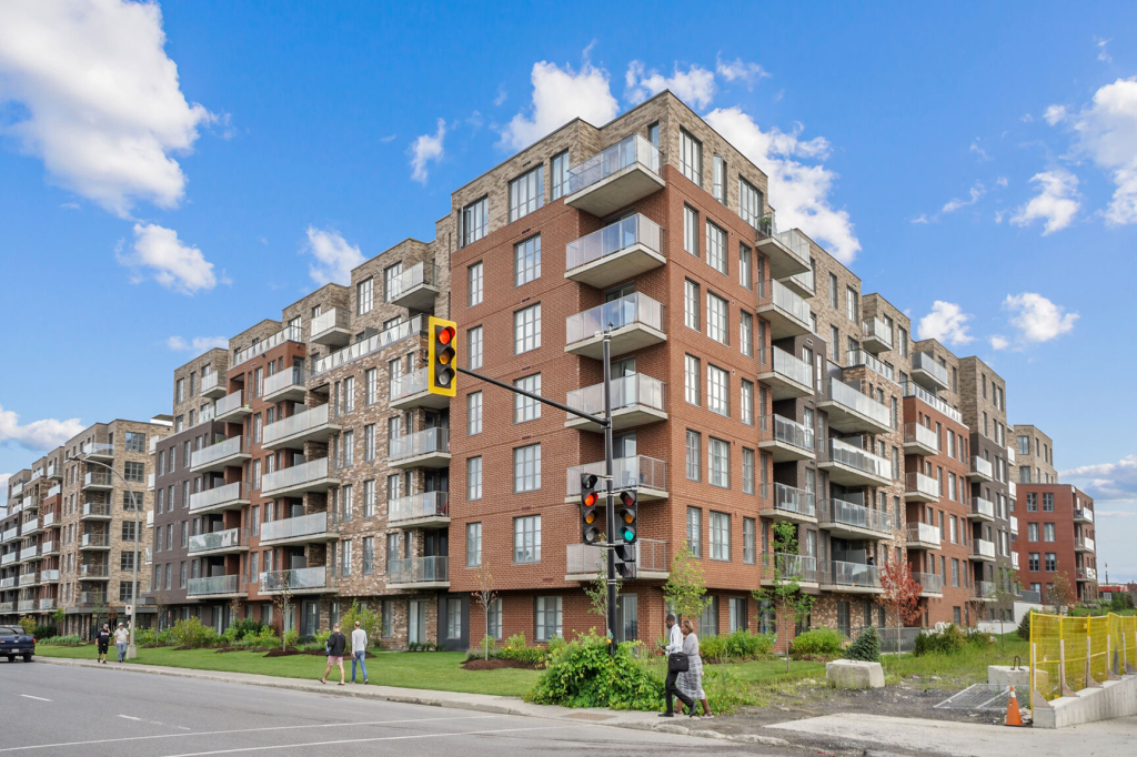 CONDO MEUBLÉ LUXUEUX
