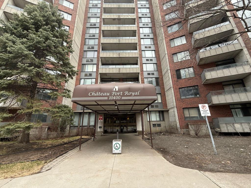 APPARTEMENT 4 1/2 À LOUER COMPLETEMENT RENOVÉ