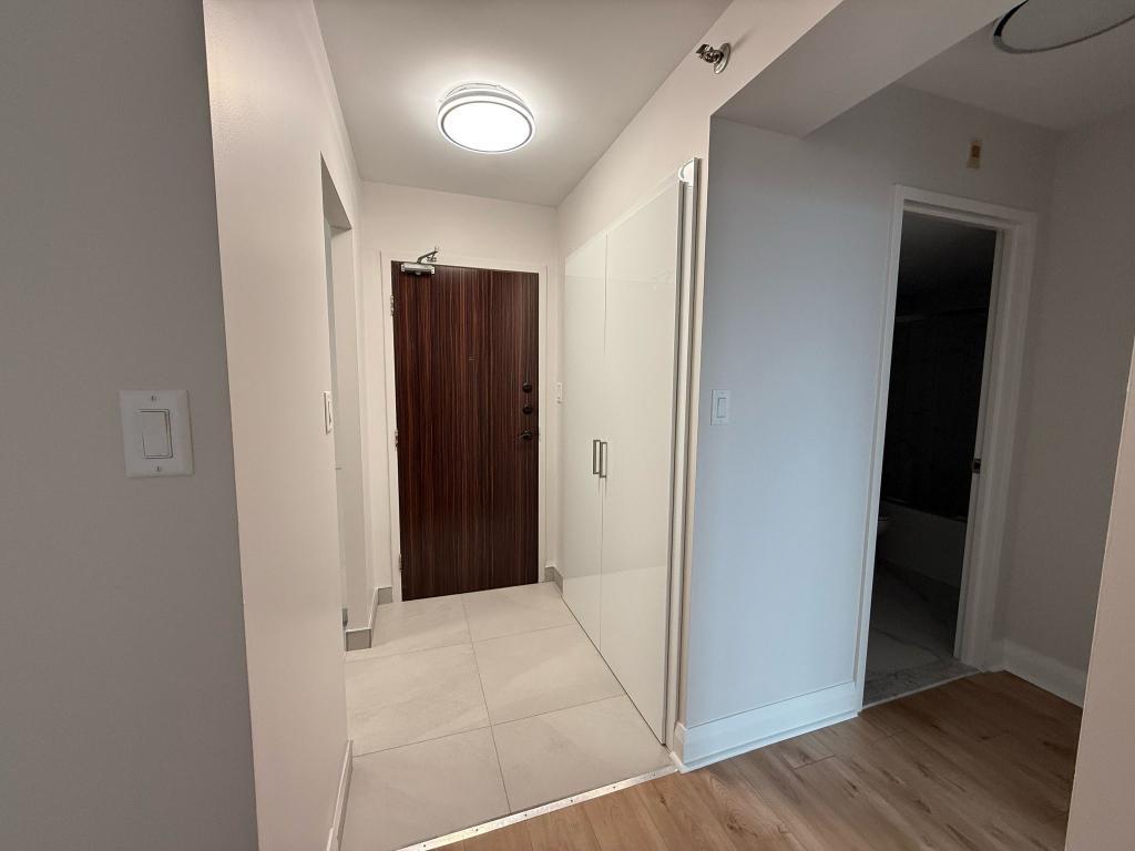 APPARTEMENT 4 1/2 À LOUER COMPLETEMENT RENOVÉ