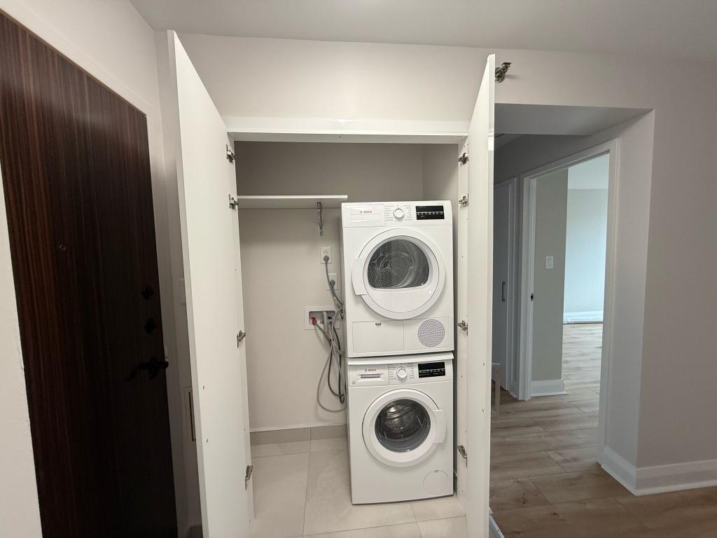 APPARTEMENT 4 1/2 À LOUER COMPLETEMENT RENOVÉ