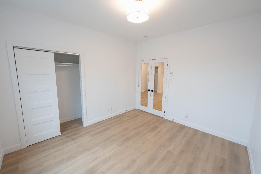 4 1/2 rénové à louer - Centre-ville St-Hyacinthe Condo / appartement / logement