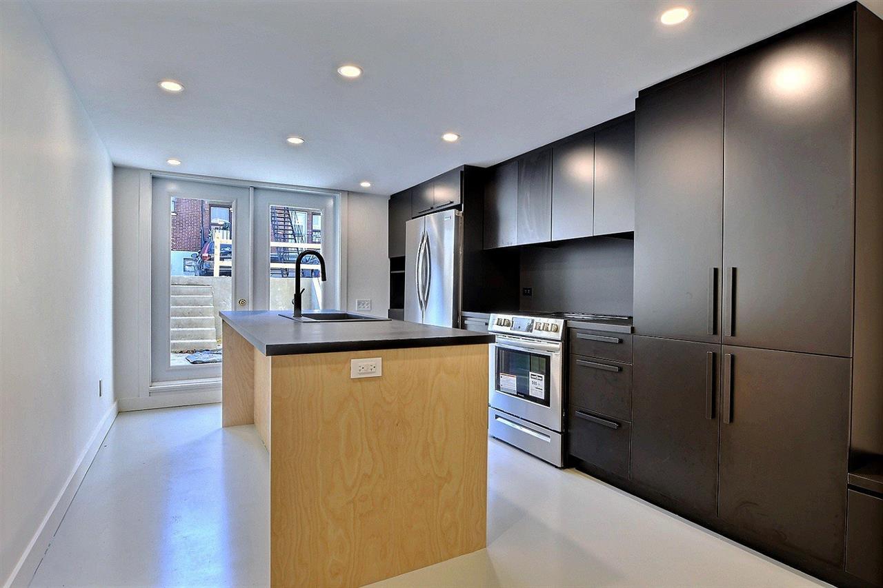 Appartement Villeray/Saint-Michel/Parc-Extension (Montréal) À Louer