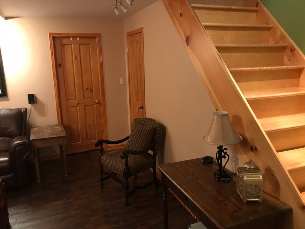BAS DE DUPLEX - 3 CHAMBRES - 9 PIÈCES - ST-HYACINTHE - 2 ÉTAGES