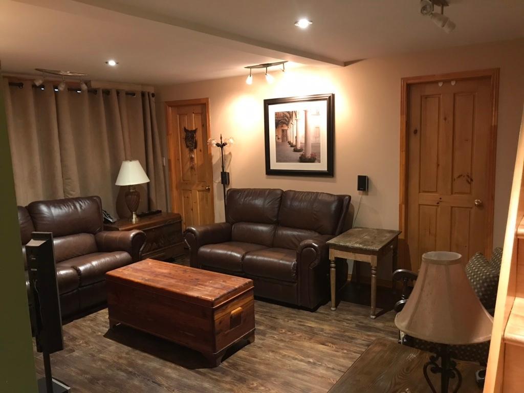 BAS DE DUPLEX - 3 CHAMBRES - 9 PIÈCES - ST-HYACINTHE - 2 ÉTAGES