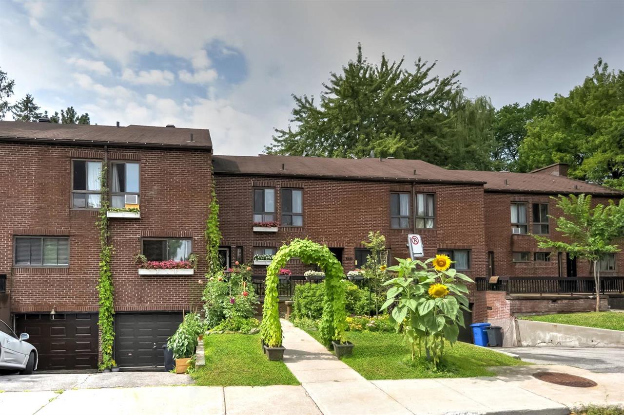 4 Bedroom Townhouse - Rue Darwin, Verdun