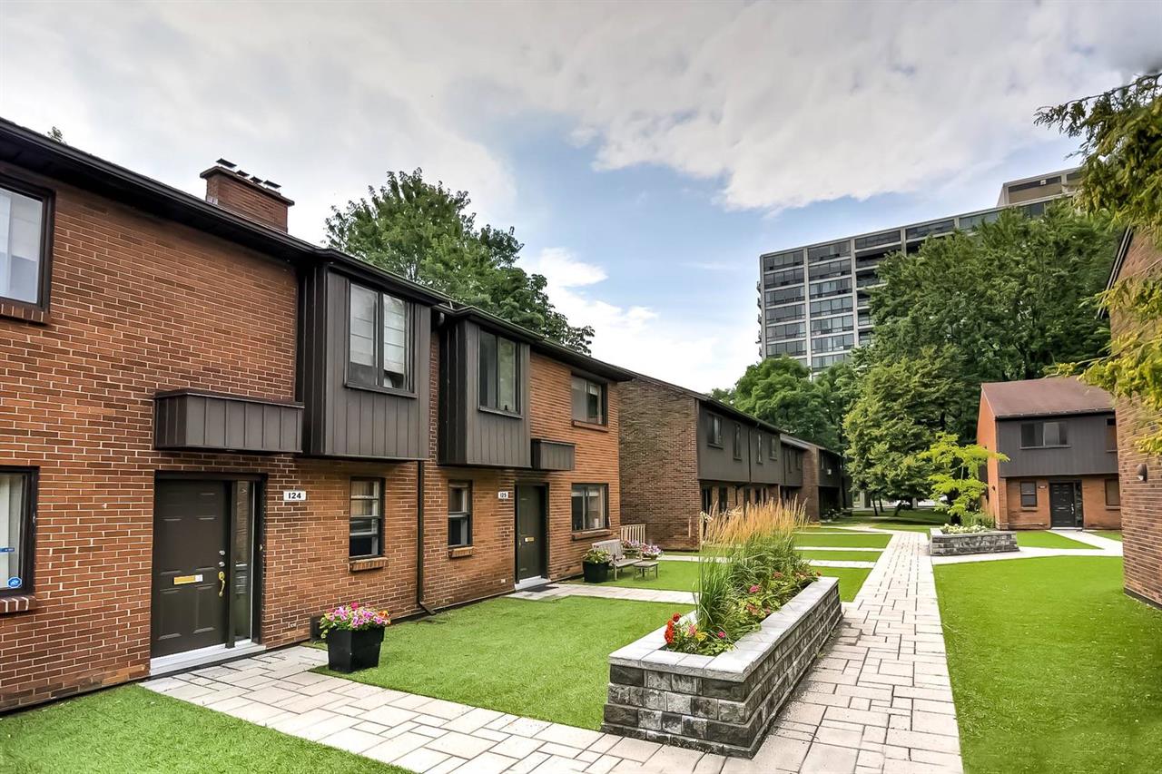 3 Bedroom Townhouse Premium - Rue Francois, Verdun